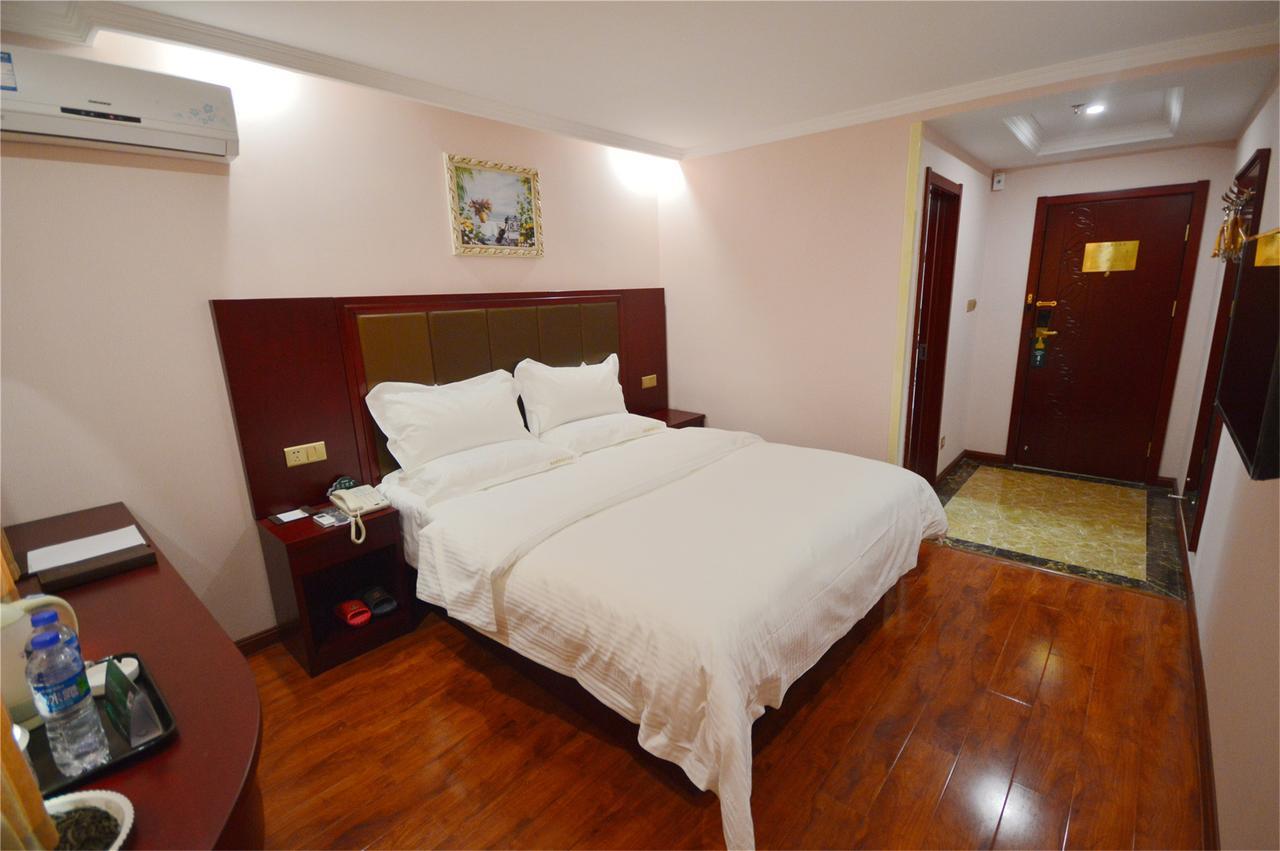 Greentree Alliance Guangxi Hezhou Babu District Lingfeng Square Hotel Exterior foto