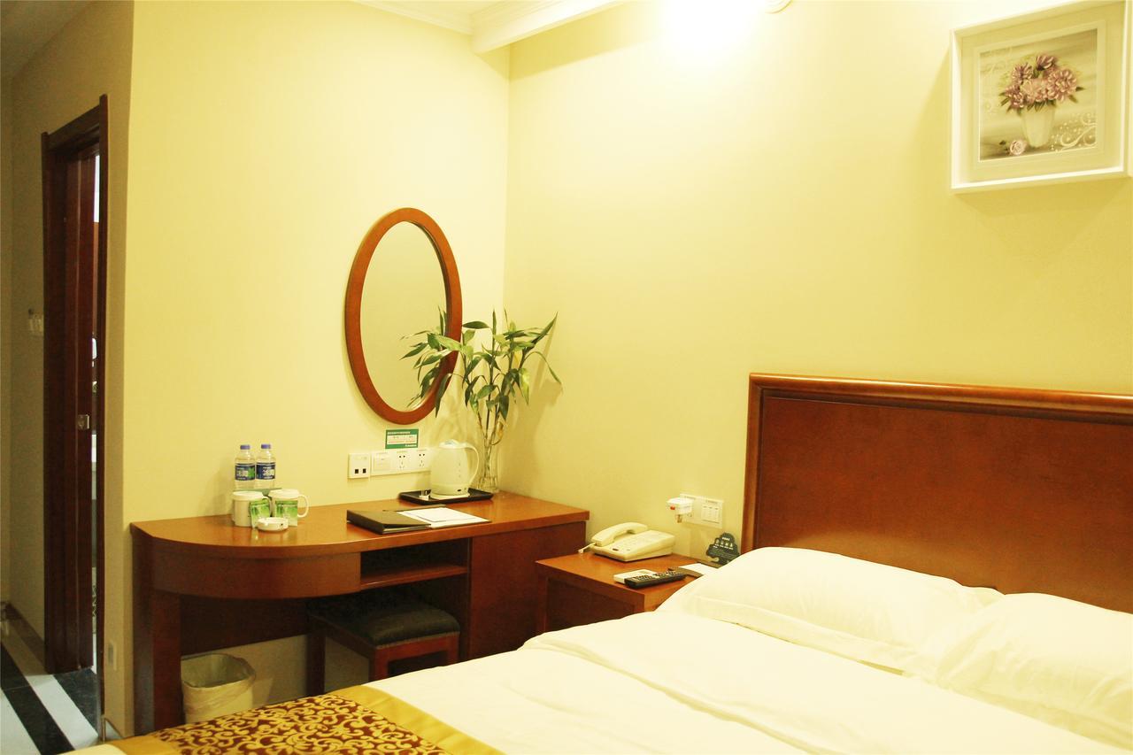 Greentree Alliance Guangxi Hezhou Babu District Lingfeng Square Hotel Exterior foto